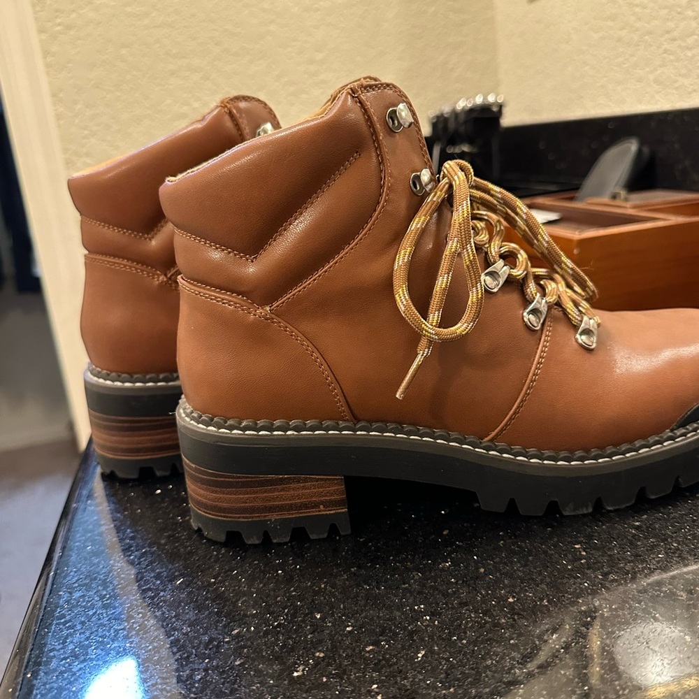 Universal Thread Brown Boot - Picture 2 of 7
